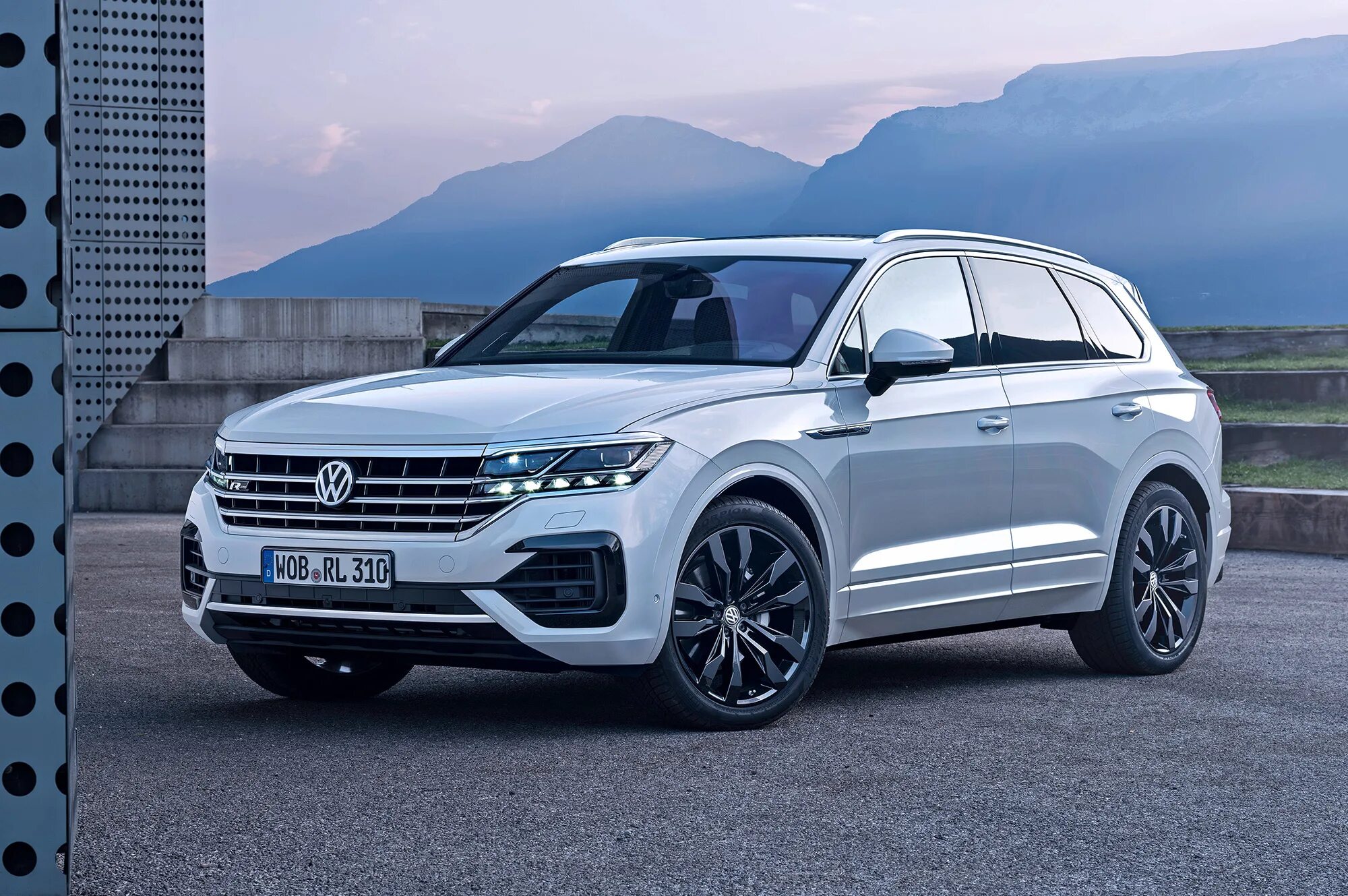 Volkswagen Touareg 2018 r-line. Volkswagen Touareg 2021 r line. Volkswagen Touareg 2020 r line. Новый Туарег 2022. Volkswagen touareg r