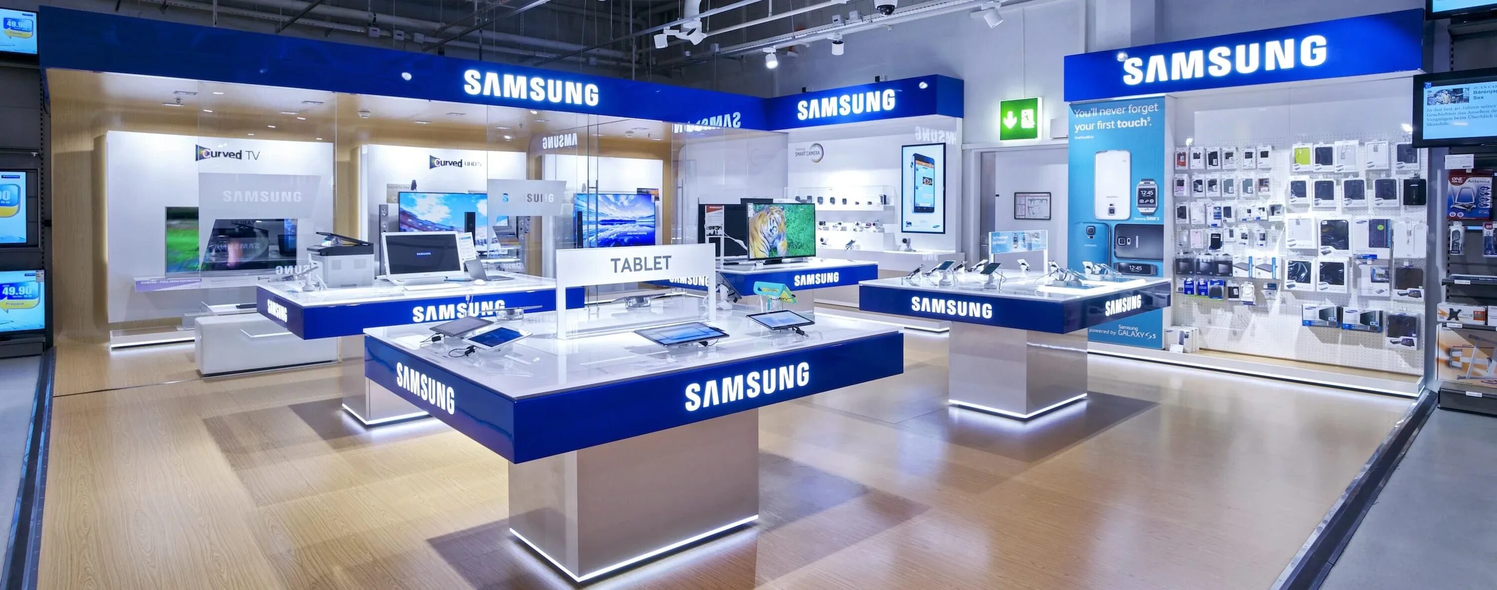 Https shop samsung. Samsung продукция. Первая техника самсунг. Продукты самсунг. Самсунг ассортимент.