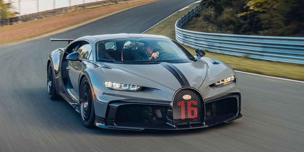 Bugatti 2021. Бугатти ЧИРОН 2021. Бугатти Pur Sport. Bugatti Chiron Sport 2021. Бугатти ЧИРОН 2022.