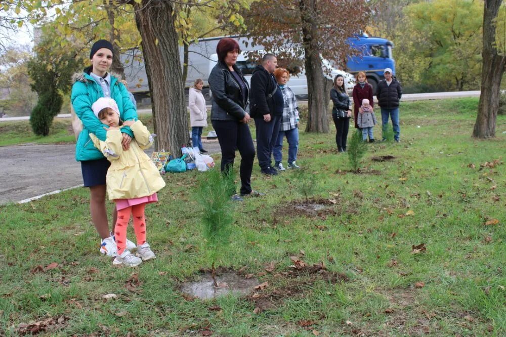 Родственники на Украине. Акция высаживание цветов в память о погибших солдатах. Новости Джанкоя. Что происходит в Джанкое сейчас. Что случилось в джанкое