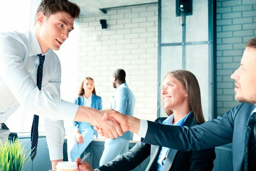 День кадровика. Инвестор с женой. Собеседование. Менеджер по персоналу. Офисный работник.