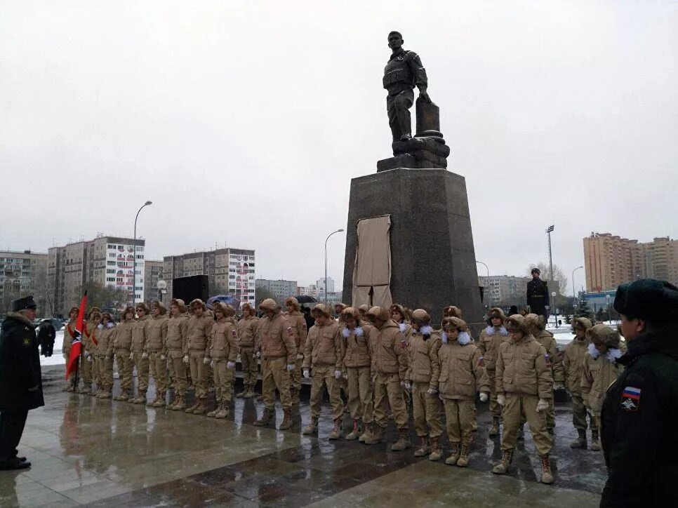 Памятник погибшему в сирии. Памятник александру прохоренко в оренбурге. памятник александру прохоренко в италии. памятник александру прохоренко.
