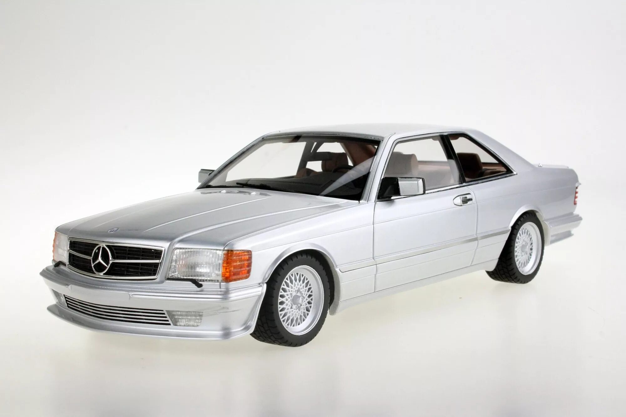 Sec model. Mercedes c126 560sec модель. mercedes 1987 benz 560. mercedes 560 sec. мерседес 126 lorinser.