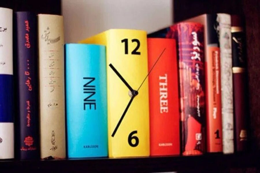 Часы в виде книги. Книга и часы. Часы в виде книжки. Часы в форме книги.