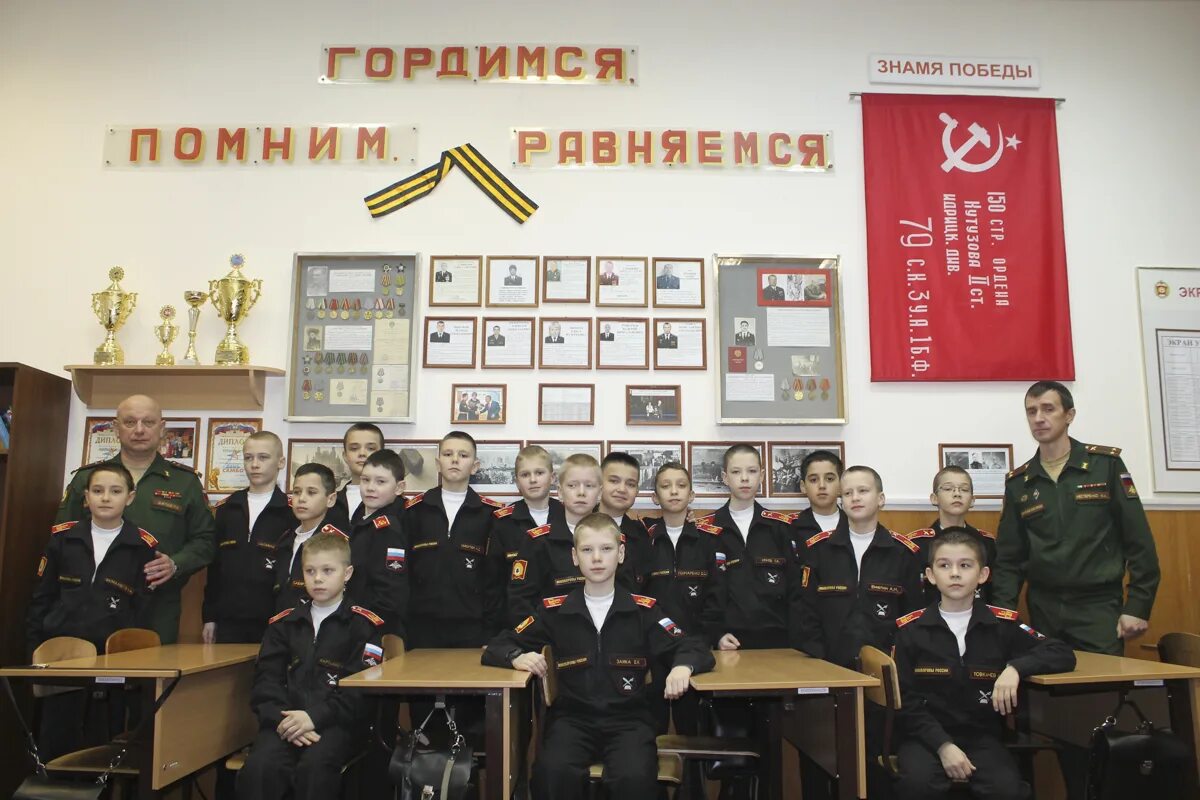 Преподаватели суворовского училища спб. Суворовский учитель. Преподаватели суворовского училища казань. Московское суворовское училище. Суворовское училище преподаватели.