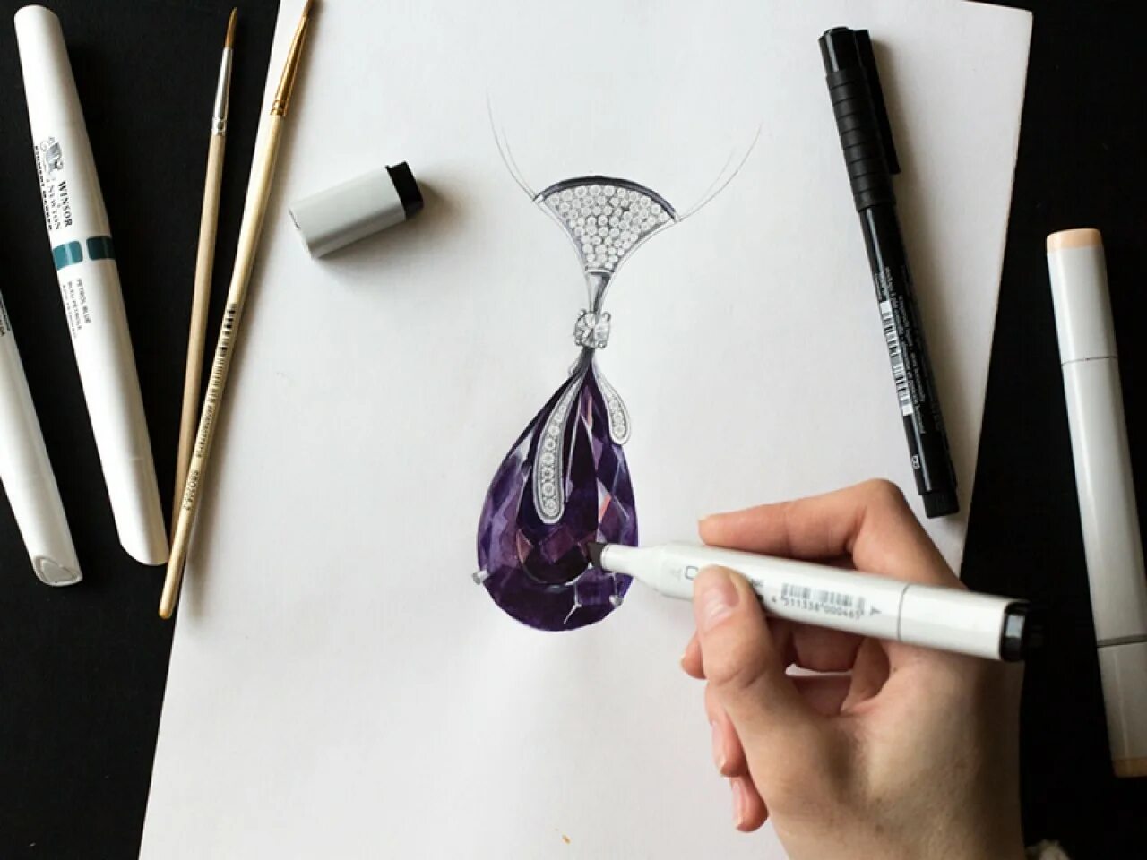 проектирование ювелирных изделий. проектирование ювелирного украшения. дизайнер художник ювелирных. ювелир художник модельер. дизайнер ювелирных украшений.