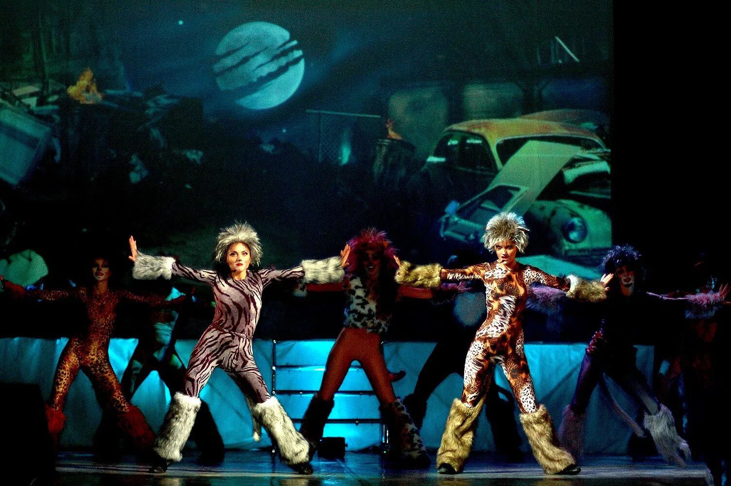 спектакль реверс театр мюзикла. 12 мюзиклов дыбский. бал вампиров мюзикл мдм. рождественский мюзикл. спектакли мдм прошедшие.