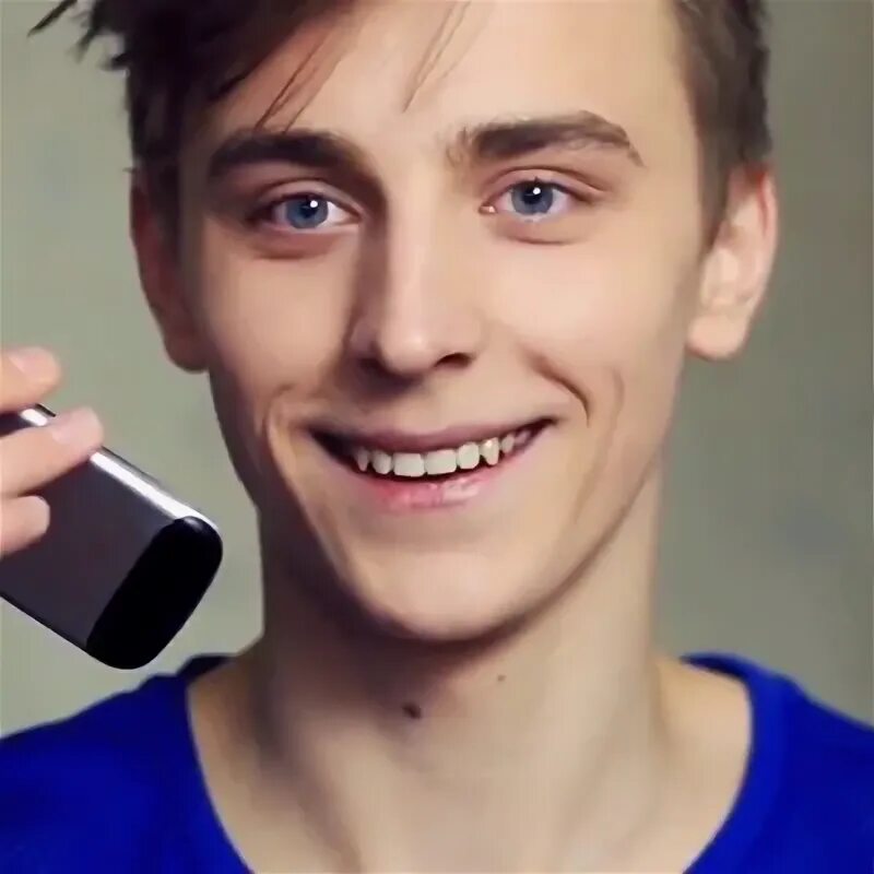 Ютуб блоггер а4. А4 блоггер.