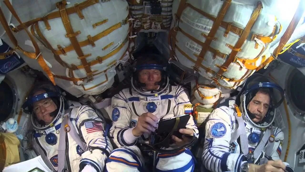 космонавт полетит космос. космонавт в космосе. космонавт полетит космос. астронавт в космосе. космонавт полетит космос.