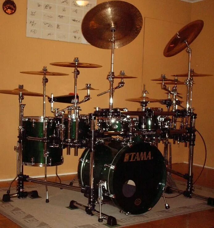 Double bass drum. Tama drums обои на телефон. Megadeth drummer. Кастомные барабанные установки. Drum kit tama double bass.