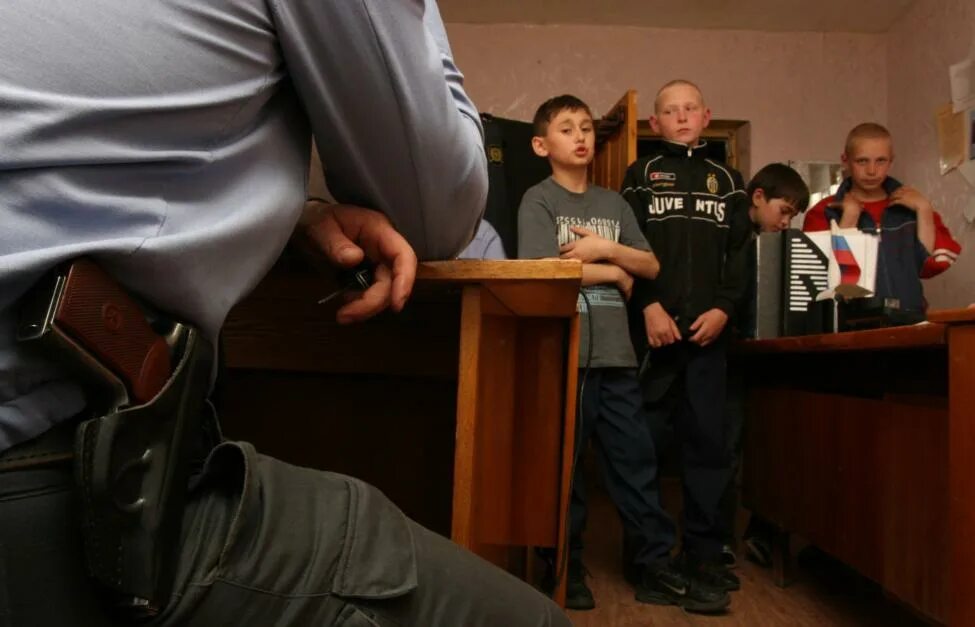 Подросток преступник 73. Несовершеннолетние преступники. правонарушения подростков.