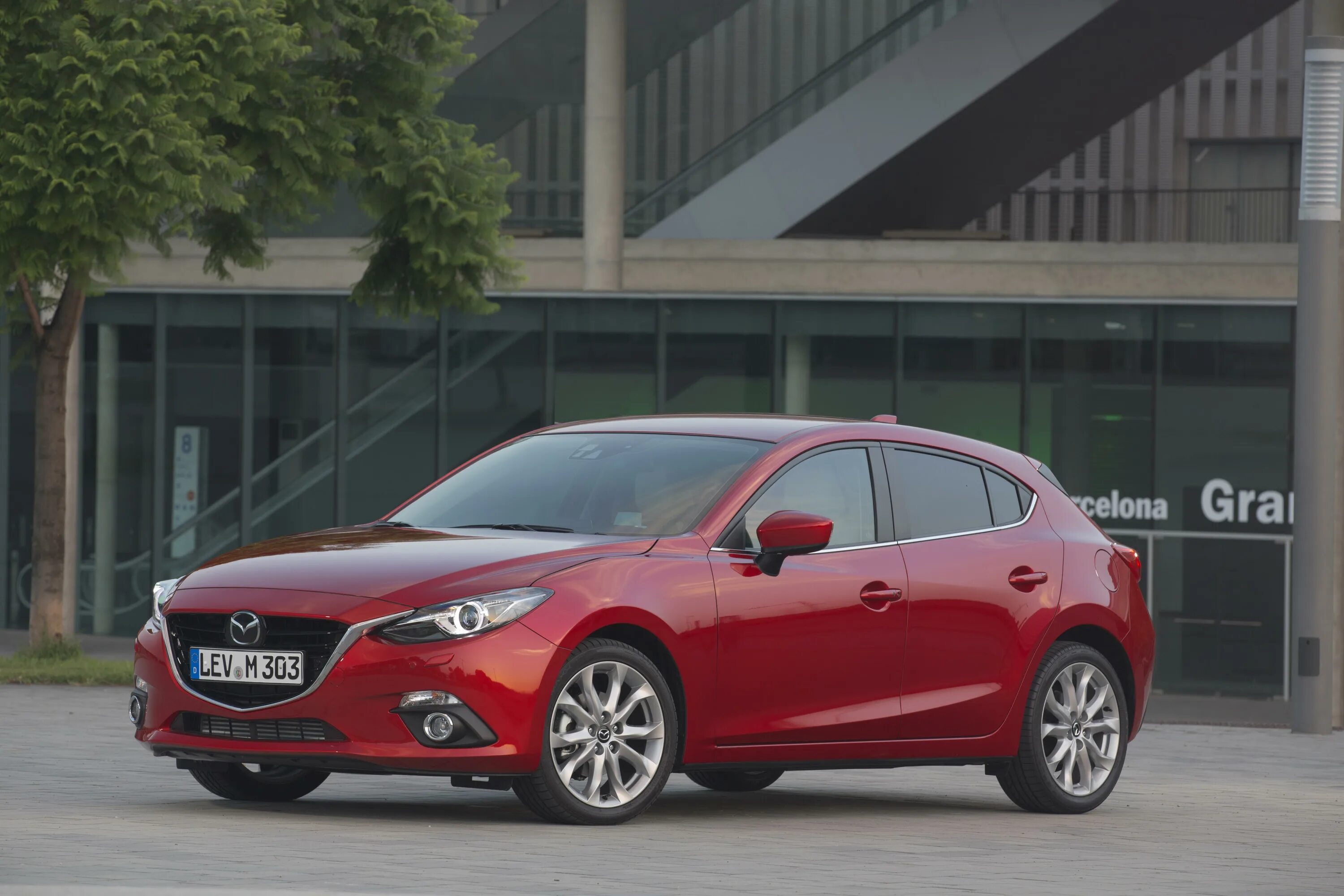 Мазда 3 вм. Mazda 3 Hatchback 2013. Мазда 3 хэтчбек 2013. Мазда 3 BM хэтчбек. Мазда 6 хэтчбек 2013.