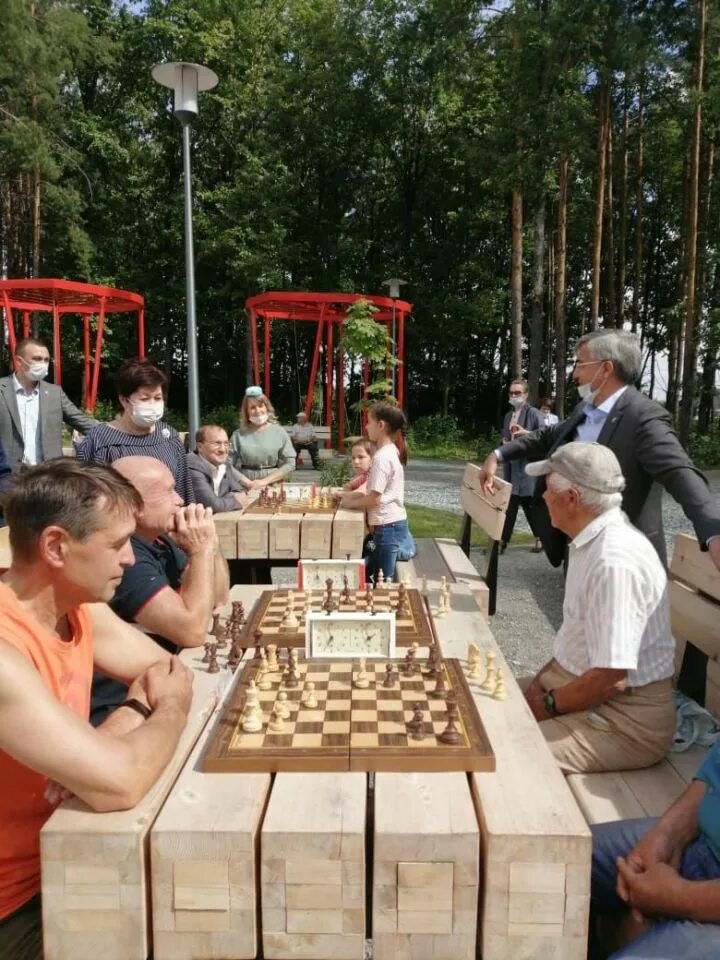 Орешник агрыз. Парк орешник агрыз. город агрыз парк орешник. парк культуры и отдыха «орешник» в городе агрыз. орешник в сквере.