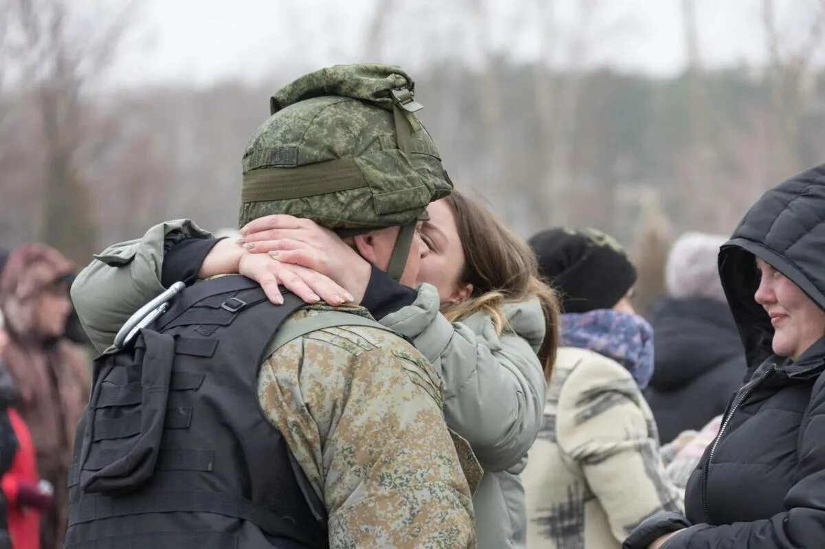 помощь женам контрактников. пособие жене военнослужащего по контракту. помощь женам контрактников. помощь женам контрактников. выплата беременной жене призывника.