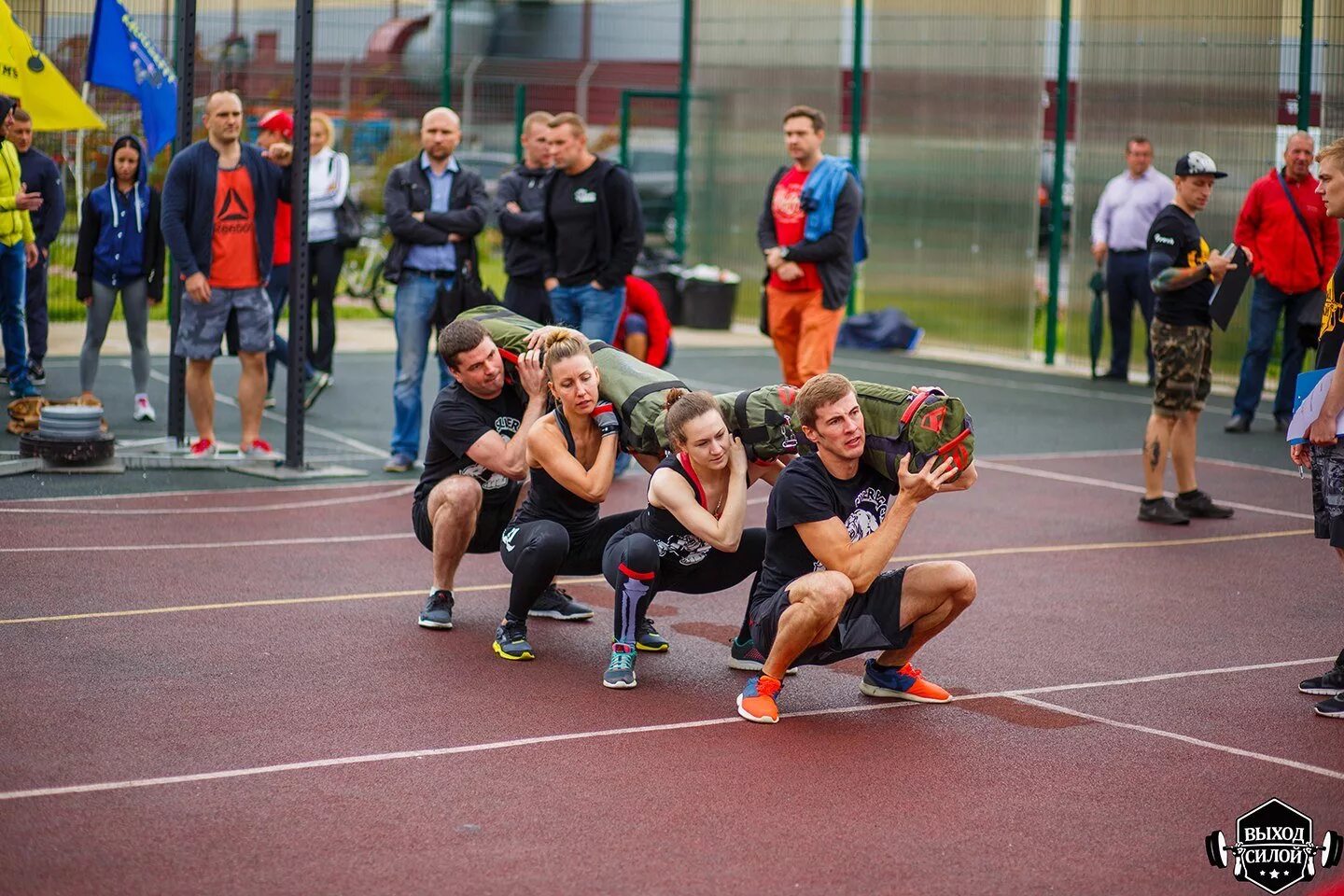 Функциональное многоборье новосибирск. Многофункциональное многоборье кроссфит. Кроссфит многоборье. Спортивное поведение. Функциональное многоборье эмблема.