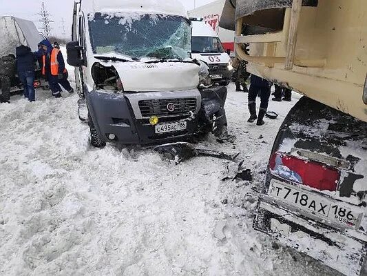 Авария на трассе нягань приобье. Чп нягань. Авария трассе унъюган нягань. Пост гаи нягань. Чп нягань.