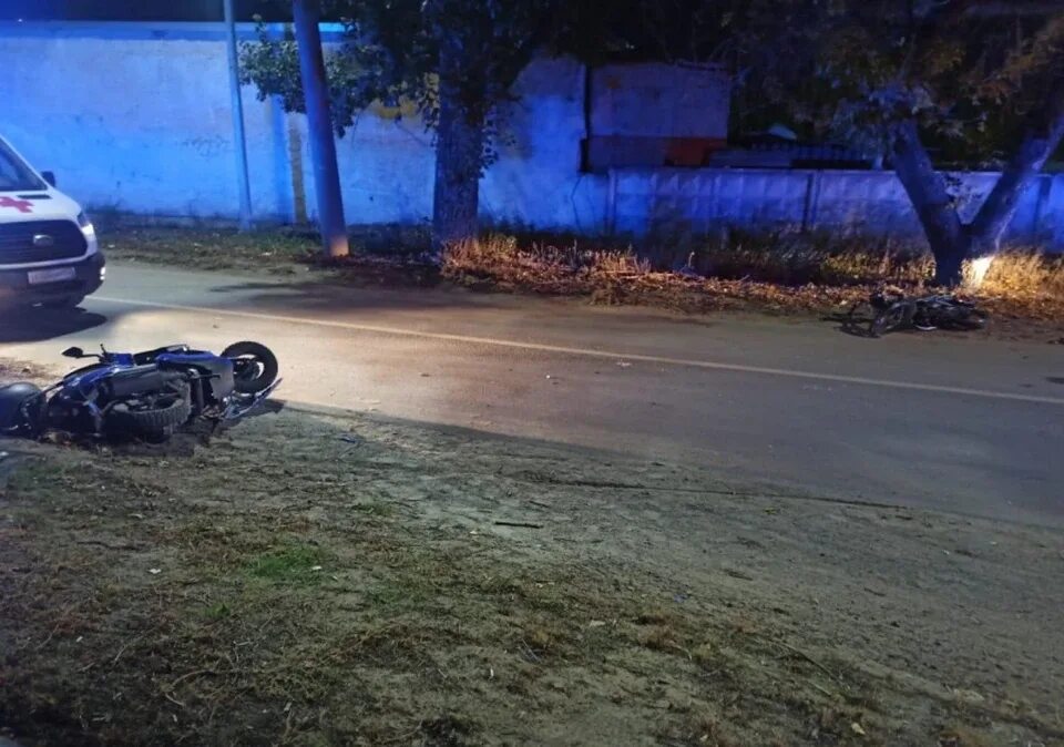 Волгоград в апреле. Авария в волгограде сегодня. Автоавария в волгограде вчера. Саранск авария на волгоградской 21. Дтп город волгоград.