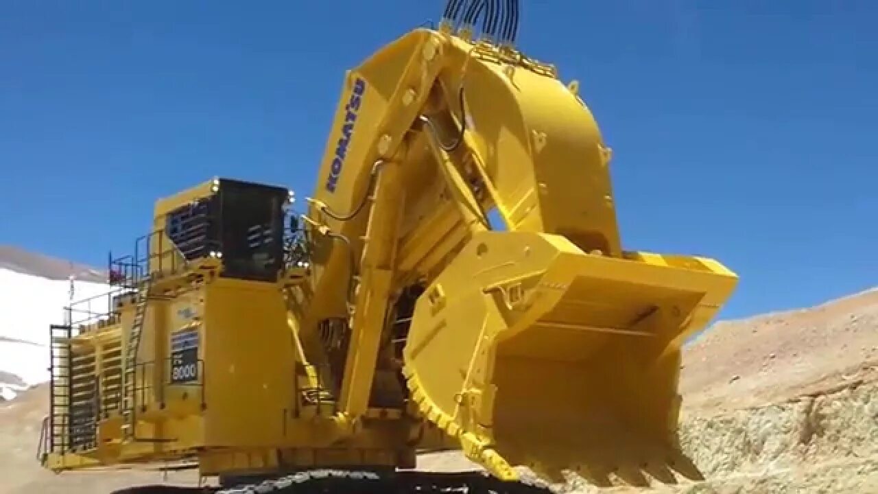 Рс 8000. Komatsu pc8000-6. Коматсу 8000 экскаватор. Рс 8000. Экскаватор комацу 8000.