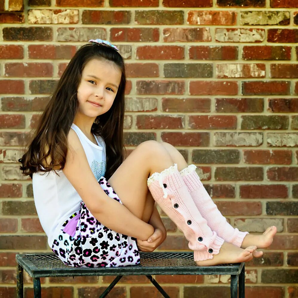 Ноги 8 лет девочки. Ноги девочек. Стопы девушек. Стопа подростка. Алиса грисюк кандидолл.