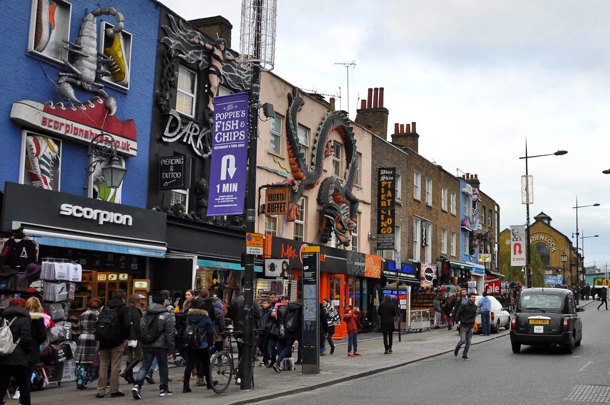 High street shop. Район Камден в Лондоне. Лондонское Боро Камден. Camden Town в Лондоне. Кэмден Таун (Camden Town.