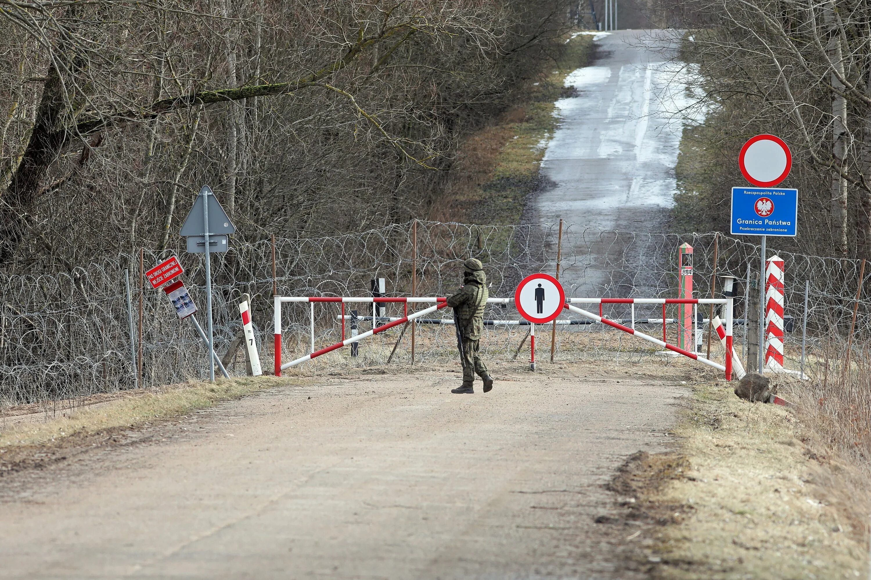 Граница польша украина сегодня. Беларусь границы. Польские военные на границе. Польская граница. Граница Беларусь Польша.