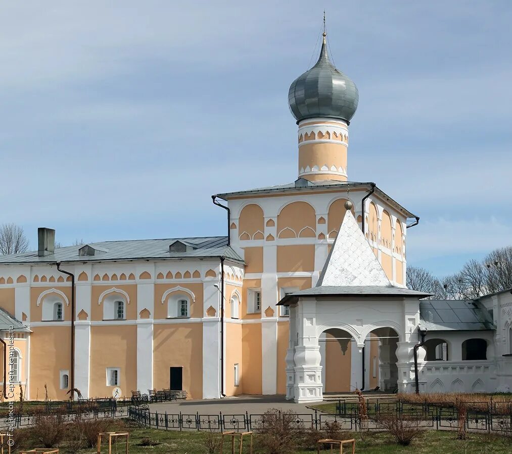 Церковь Хутынь Великий Новгород. Преображенский Варлаамо-Хутынский монастырь Новгородская область. Трапезная Церковь Варлаама Хутынского Великий Новгород. Церковь Варлаама Хутынского (Псков). Сайт хутынского монастыря