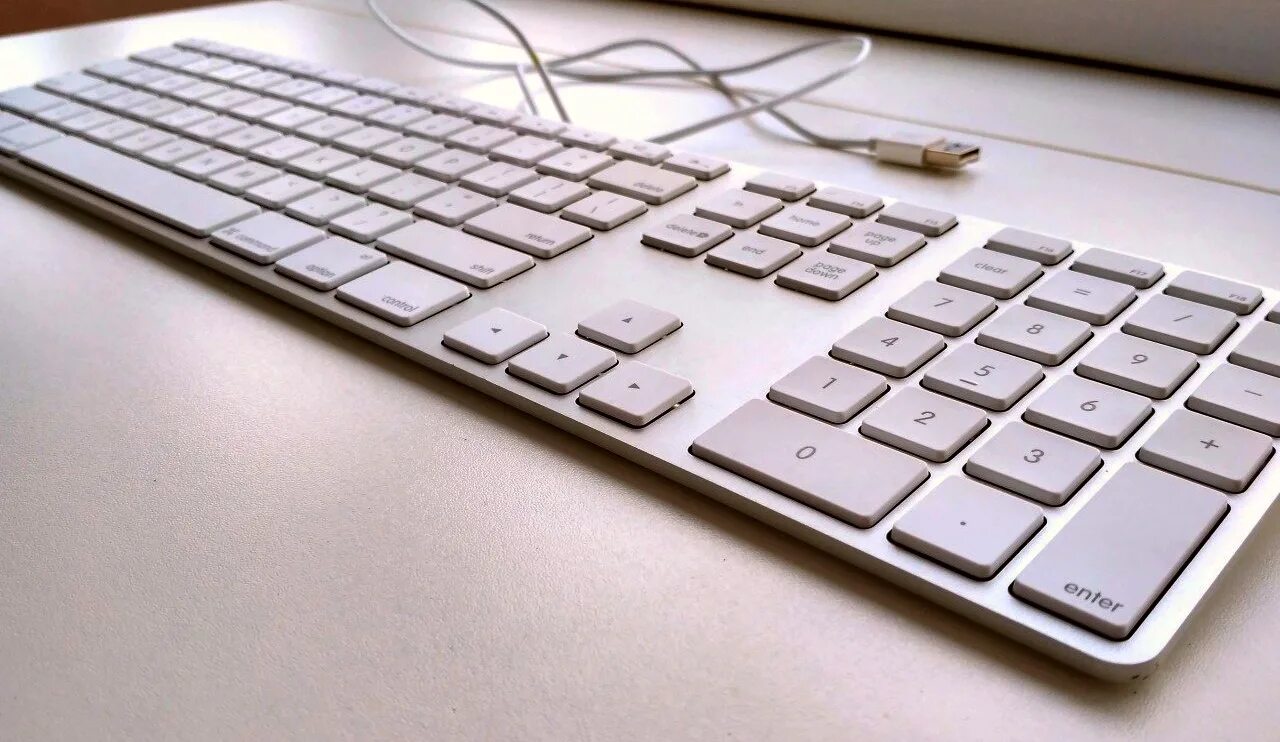 Аналог apple. Клавиатура apple проводная. клавиатура похожая на apple. клавиатуры похожие на apple проводная. клавиатура эпл для виндовс.