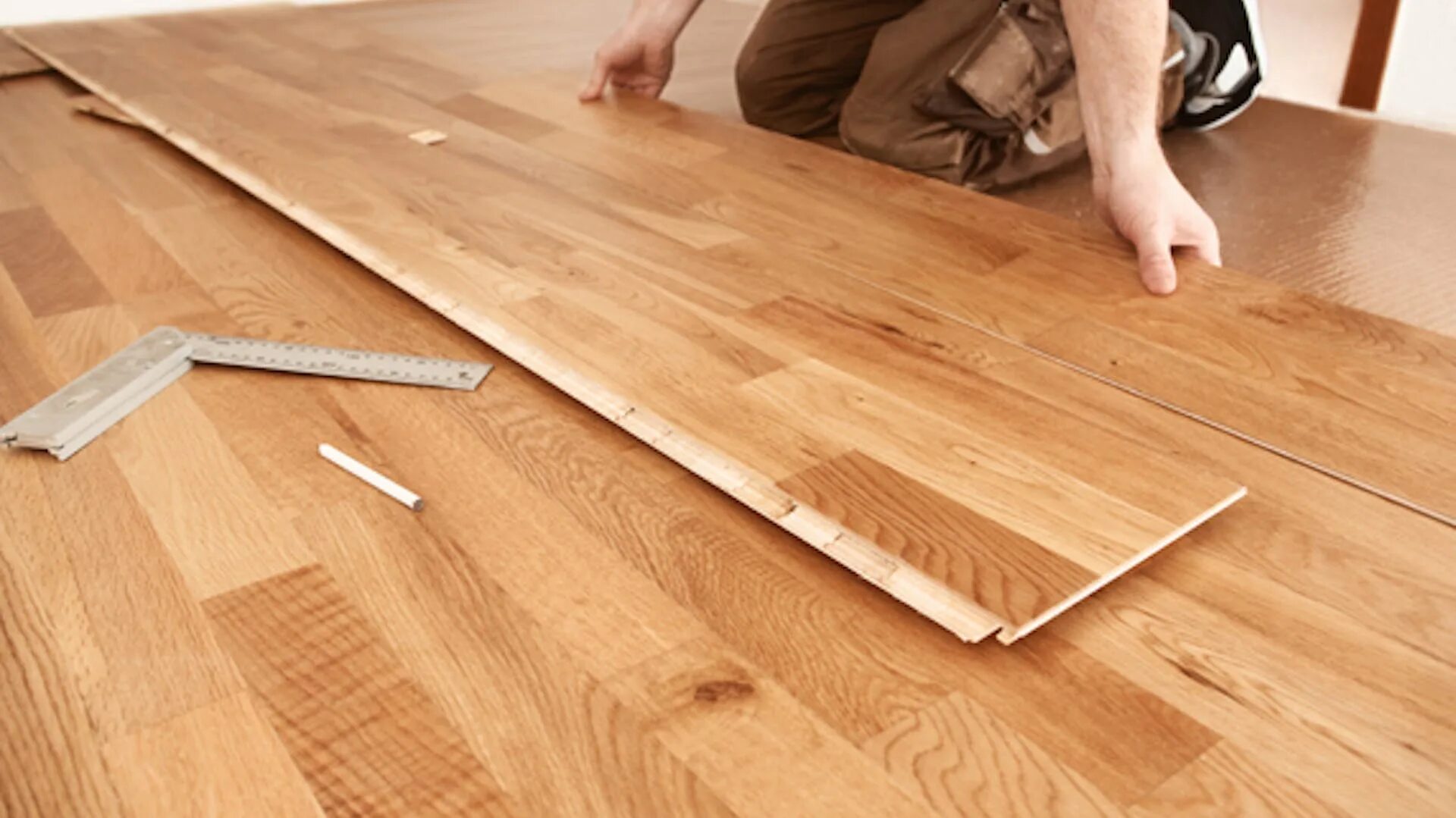 Укладка ламината на пол. Монтаж напольных покрытий. Ламинат quick step impressive ultra imu1994 дуб южный. Быстро ламинат. Плитка пвх петрович.