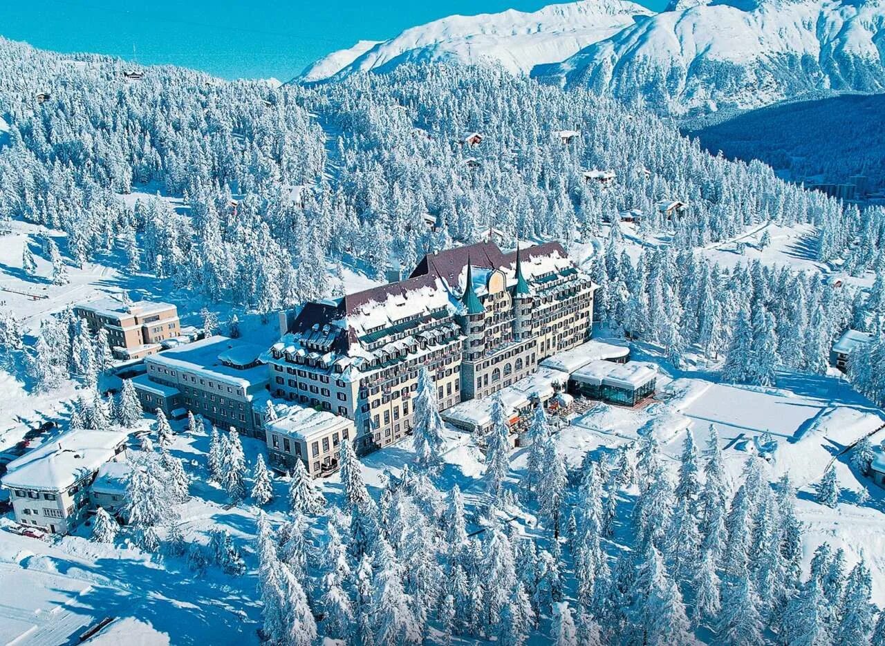 St. St moritz курорт. Санкт-мориц швейцария горнолыжный курорт. Сент мориц курорт. Saint moritz швейцария.