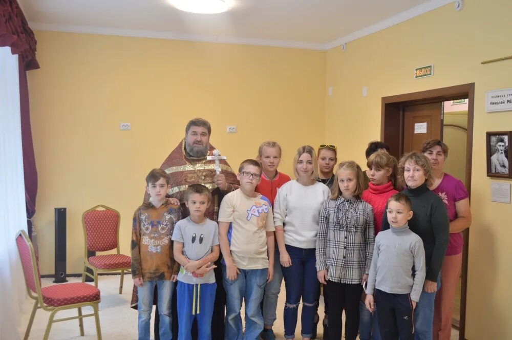 валентина терешкова ярославль. сайт детского дома ярославля. ярославский музыкальный детский дом. ярославская чайка валентина терешкова. сайт детского дома ярославля.