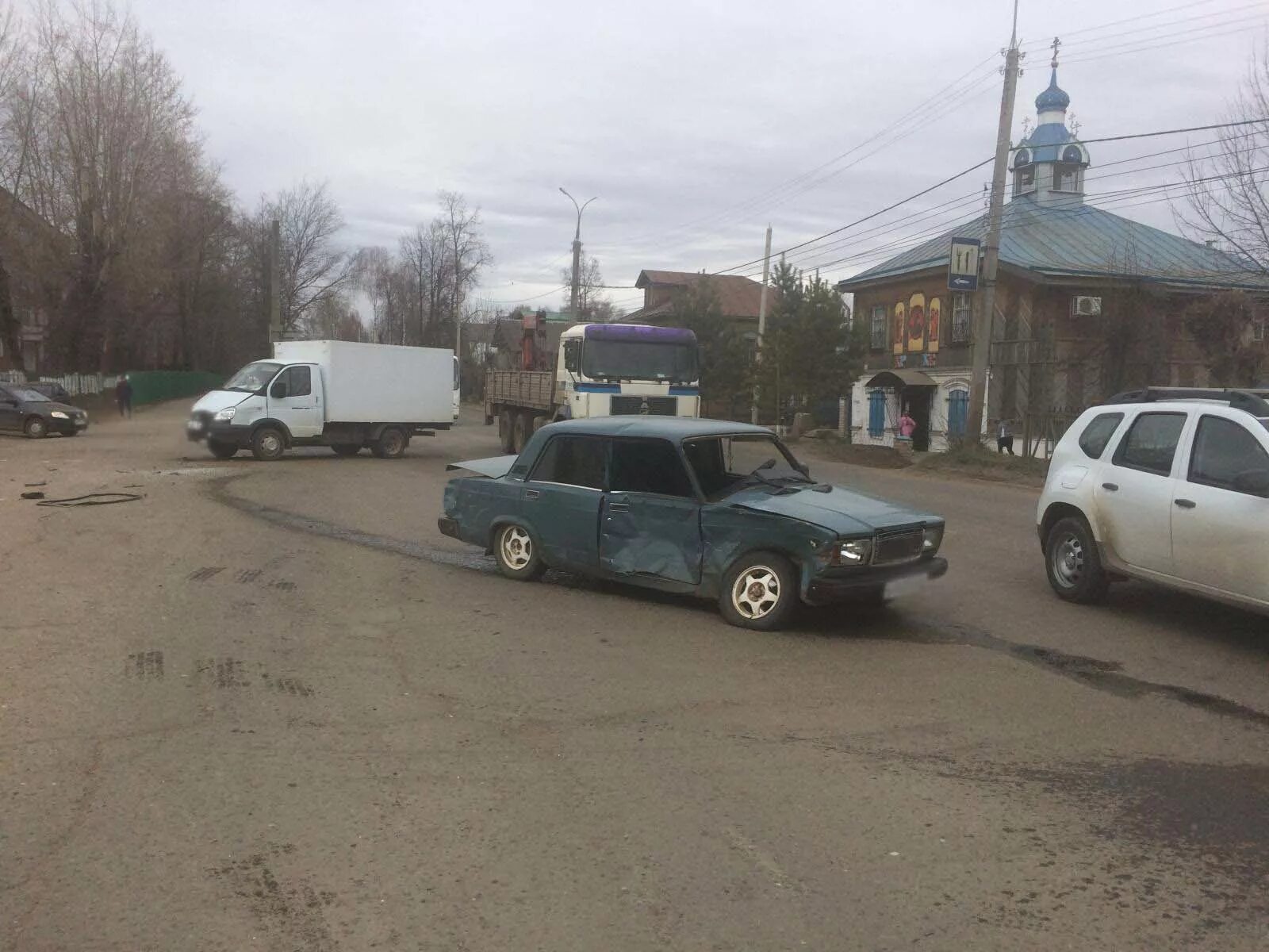 Вазы воткинск. Происшествия в воткинске вчера. газ воткинск. дтп в воткинске 1 апреля.