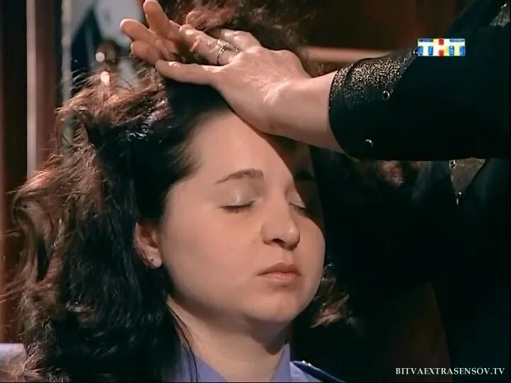 лечащая ясновидящая. бабушка целительница. колдуны маги экстрасенсы. лечащая ясновидящая. бабуля знахарка.