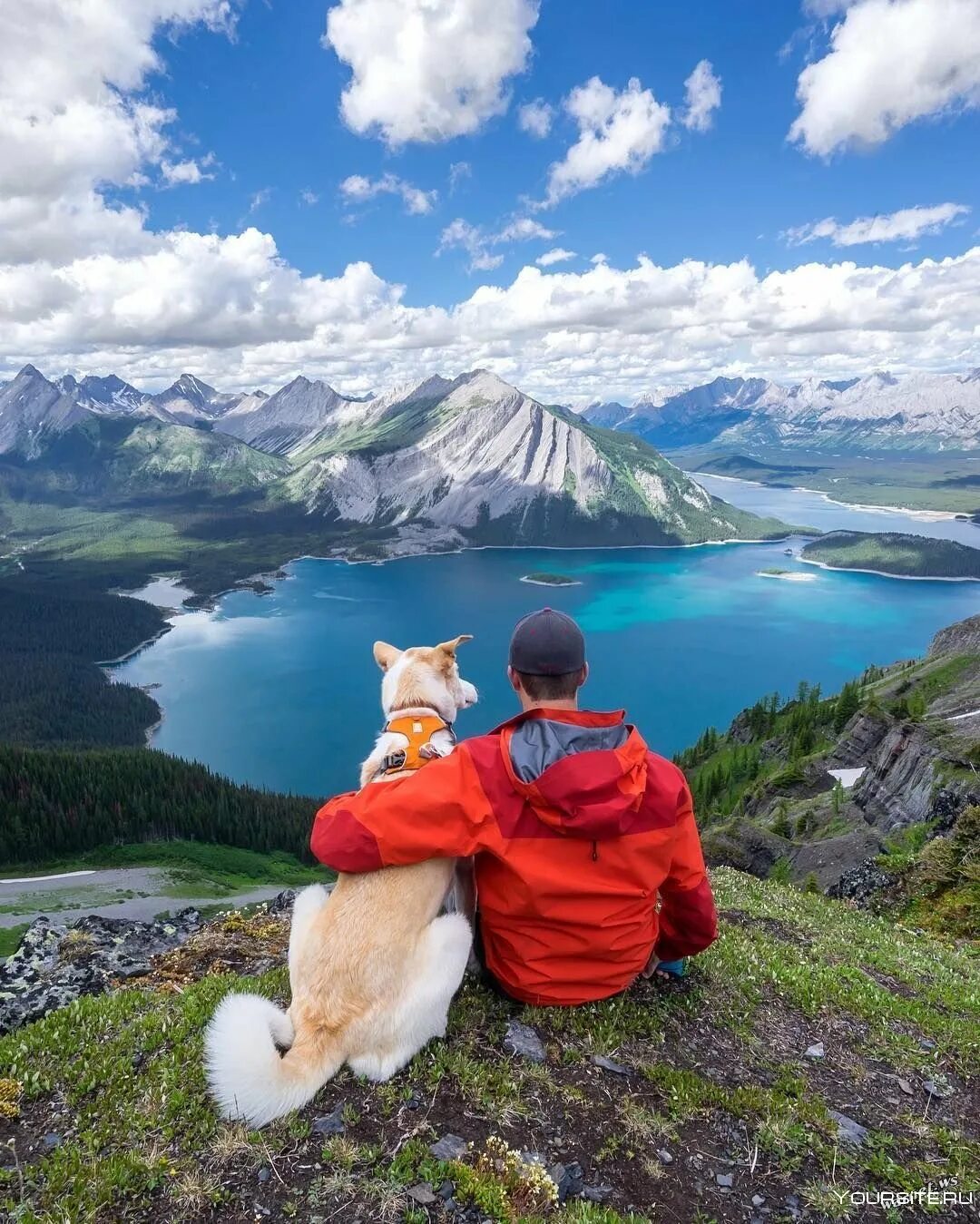 Человек в горах. Красивые пейзажи с людьми. Красивая природа с людьми. Человек и природа. Сочетание природа и человек