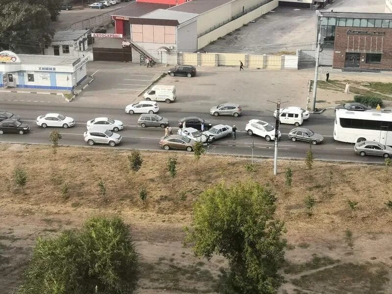 Дтп на левом берегу. Авария в воронеже сегодня на левом берегу. авария в воронеже сегодня на левом берегу грузовой двор.