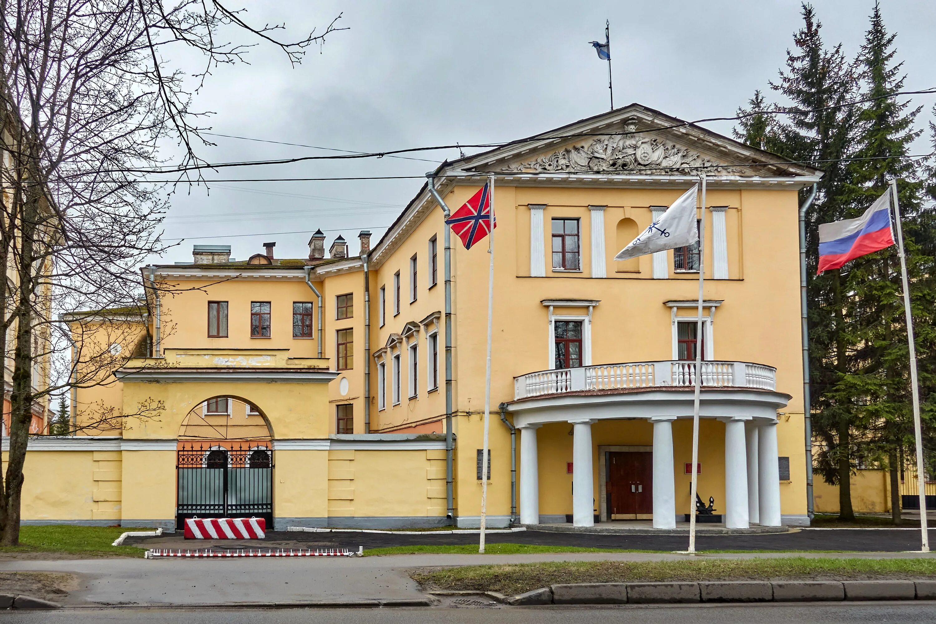 Г. Санкт-Петербург, г. Пушкин, кадетский бульвар, д. 1. Пушкин кадетский бульвар., 1д. Пушкин город кадетский бульвар 1. Офицерское собрание Пушкин СПБ.