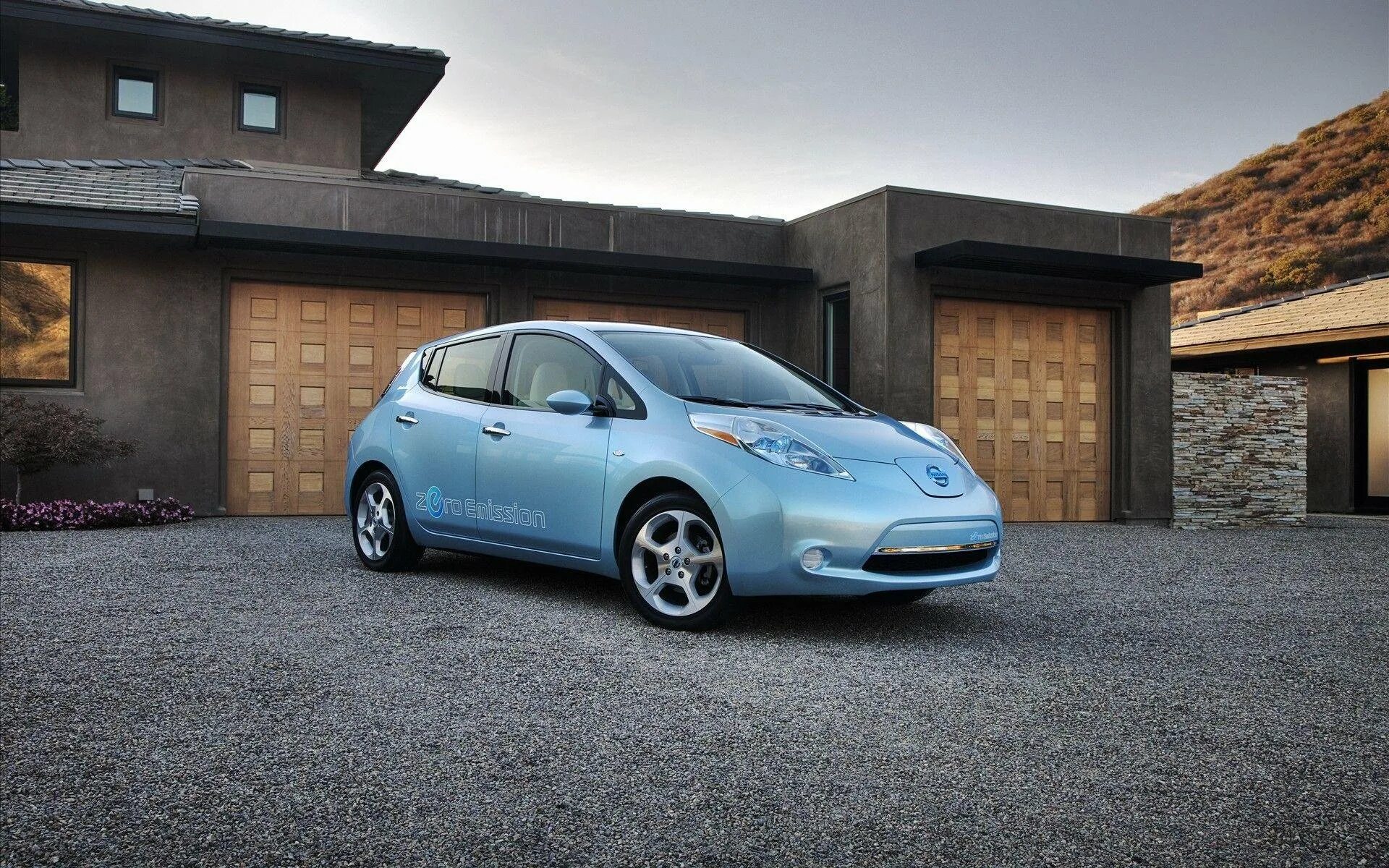 Ниссан электрокар. Машина nissan leaf. nissan leaf электромобиль. ниссан лиф 2011. электрокары nissan.