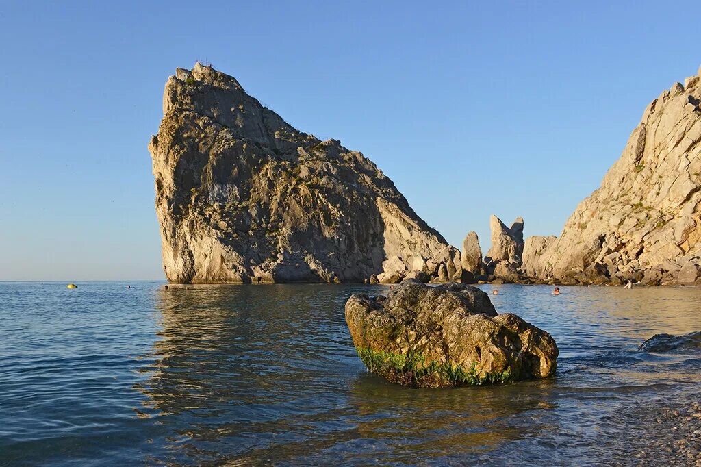 скалы крыма названия. скалы крыма названия. гора парагильмен. скала ифигения крым. форосский кант крым.