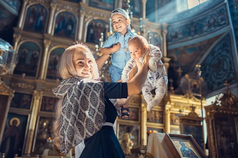 Крестины. Купель для крещения младенцев. Храм воскресения словущего крестины купель. Крещение форум. Крещение вятский посад.