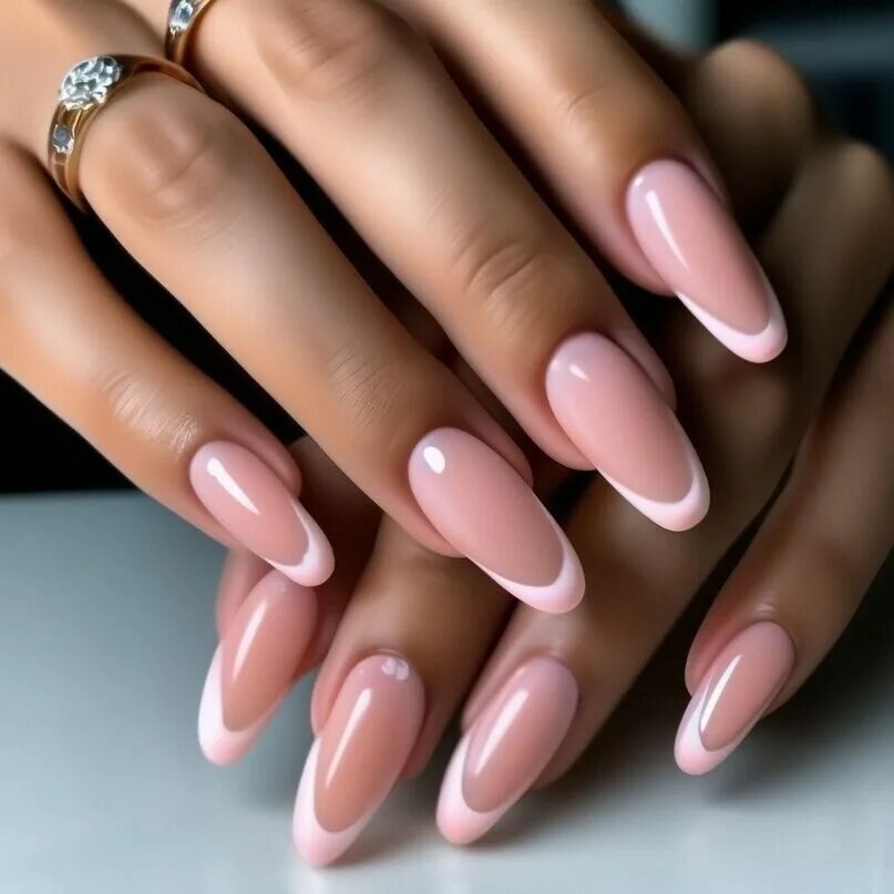 25 Beautiful Black And White Nails You Can Wear All Year Long in 2025 White tip 