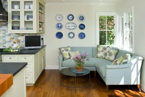 Маленький диван на кухню - фото интерьера с небольшими диванами для маленко...