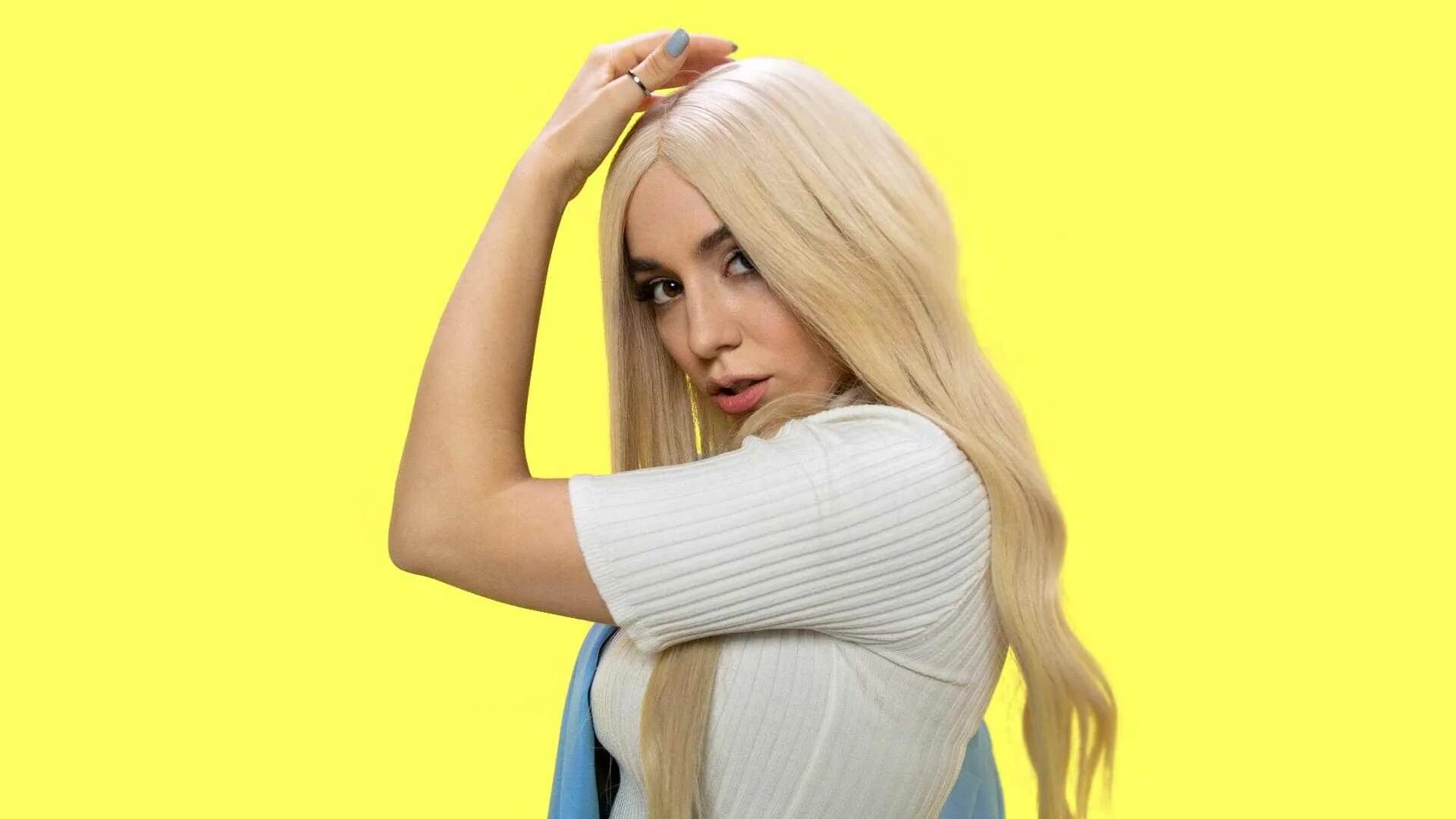 Max may. ЭВА Макс певица. Ава Макс Ava Max. Ava Max 2022. Эйва Макс фото.