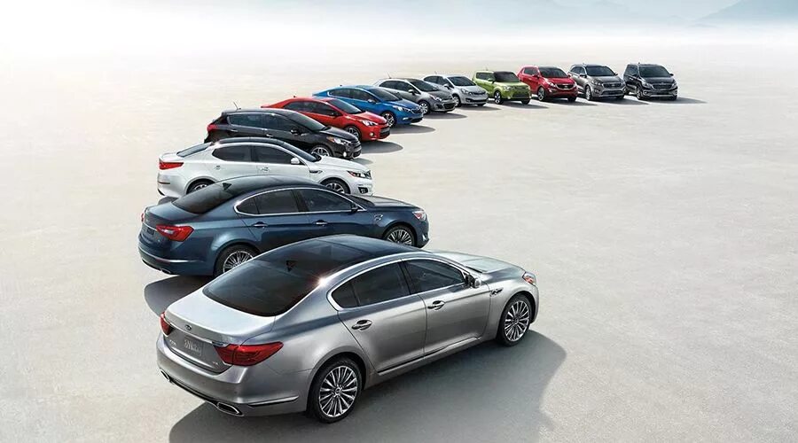 Машины в автосалоне. Лизинг авто. Hyundai автомобили много. Новое авто что это. Рынок автомобилей.
