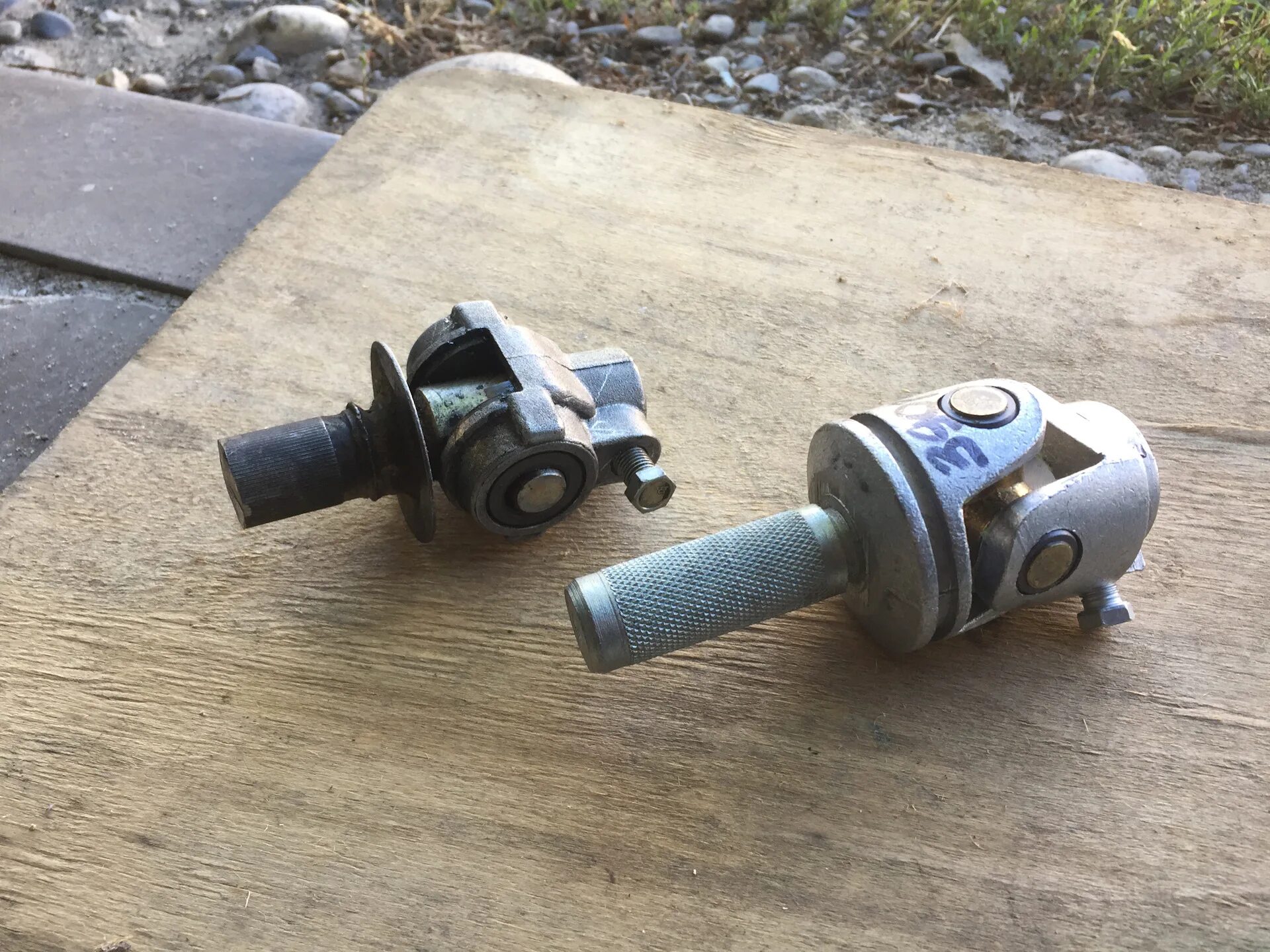 Фиксатор штока выбора передач 2181. Карданчик ваз 2114. Шарнир кулисы ваз 1118. Шарнир выбора передач. Карданчик выбора передач 2114.