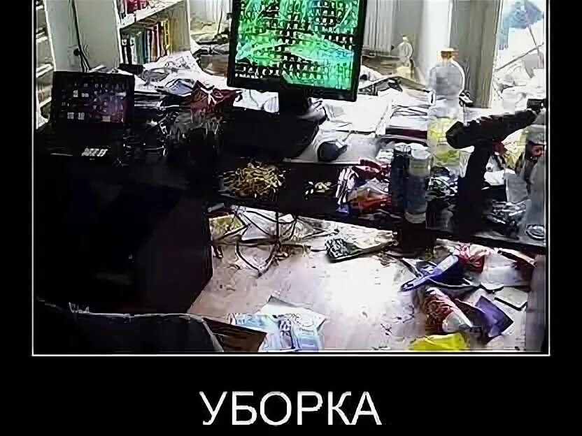 Бабка спрашивает. Опять срач мем. Как ты разговариваешь у тебя же нет мозгов. Неловкий момент мем. Не умеешь спрашивать.