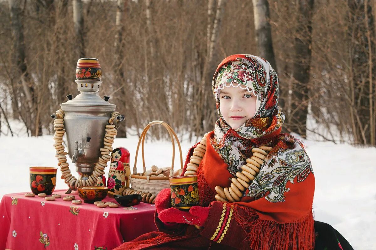 Зимняя масленица. Фотосессия в русском стиле зимой. фотосессия с самоваром. фотосессия в стиле русской зимы. зимняя фотосессия с самоваром.