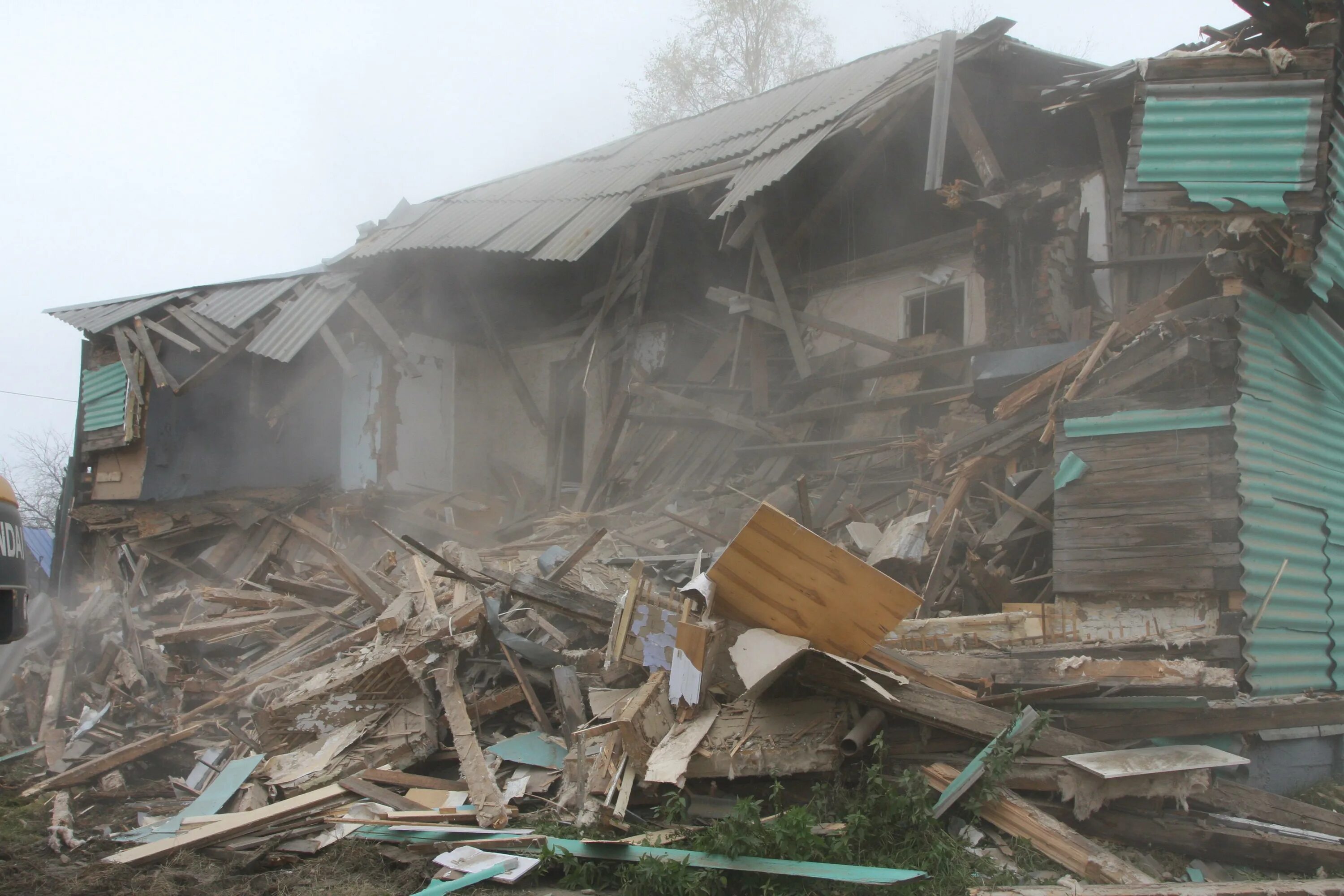 Бараки в ханты-мансийске. Бараки в ханты-мансийске. Аварийное жилье г. Снос жилья ханты мансийск. Снос жилья ханты мансийск.