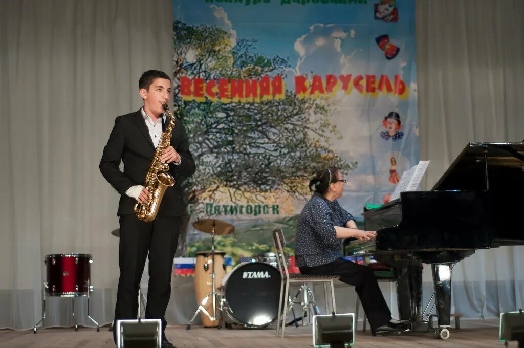 музыкальная школа владикавказ. школа 43 владикавказ музыкальная школа. первая музыкальная школа владикавказ. музыкальная школа владикавказ. дмш имени чайковского.