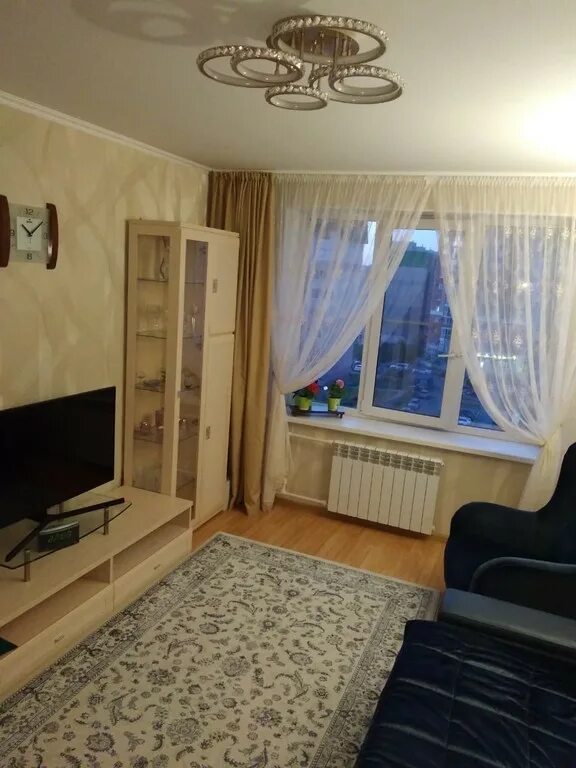 Квартиры посуточно в омске. Омский суточный квартира. Интернет в омске в квартиру. Дома омски интернет. Озон омск батумская 30 1.