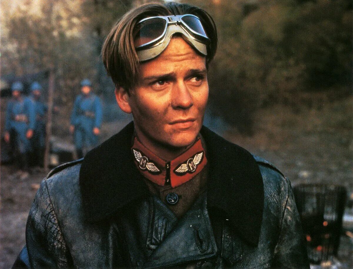 приключение джонса. харрисон форд индиана джонс 5. харрисон форд индиана джонс 1. шон патрик флэнери индиана джонс. шон патрик флэнери молодой.