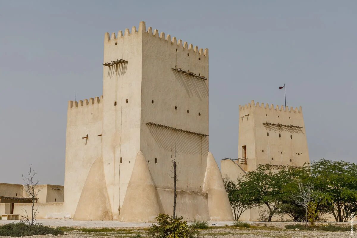 Умм салаль аль. Башня Барзан. Форт Умм-Салал-Мохаммед. Форм ум Салал Моххамед Катар. Башней - Форт Умм-Салаль-Мухаммад,.